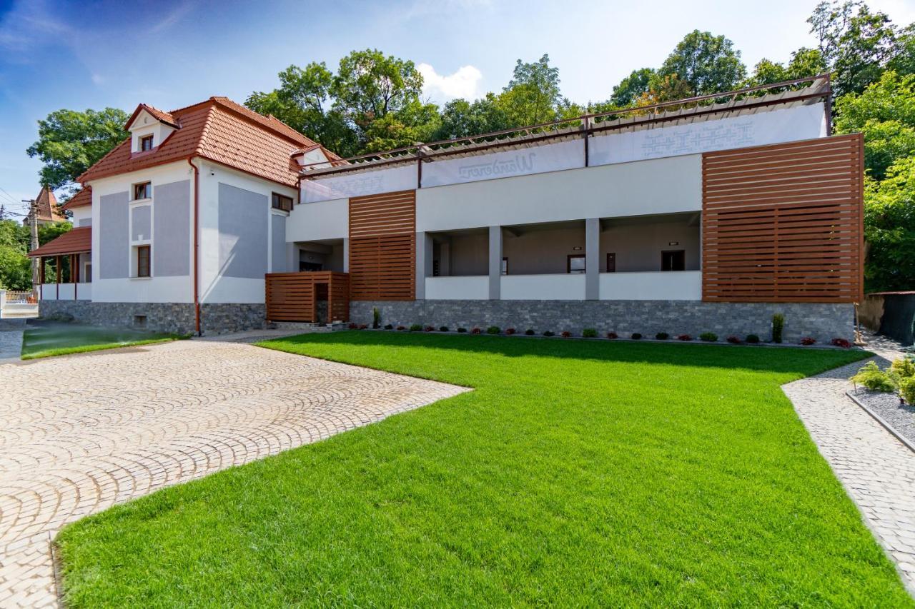Wanderer Sighisoara Hotel ภายนอก รูปภาพ